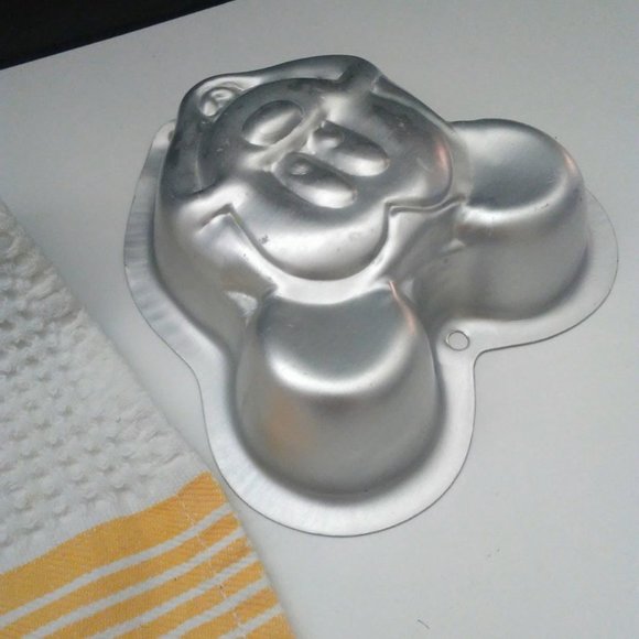 Wilton Mickey Mouse Individual Cake Pan Mini Mold - Picture 5 of 11